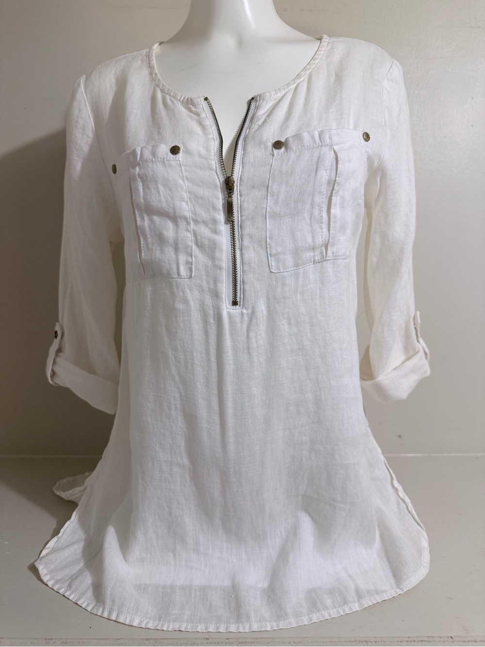 White Zip-Front Women's Tunic with Chest Pockets